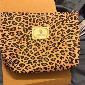 Lisibuyi Leopard Print Makeup Bag